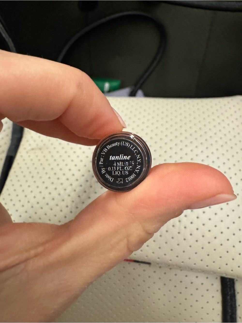 Victoria Beckham posh gloss- tanline - Picture 2 of 3
